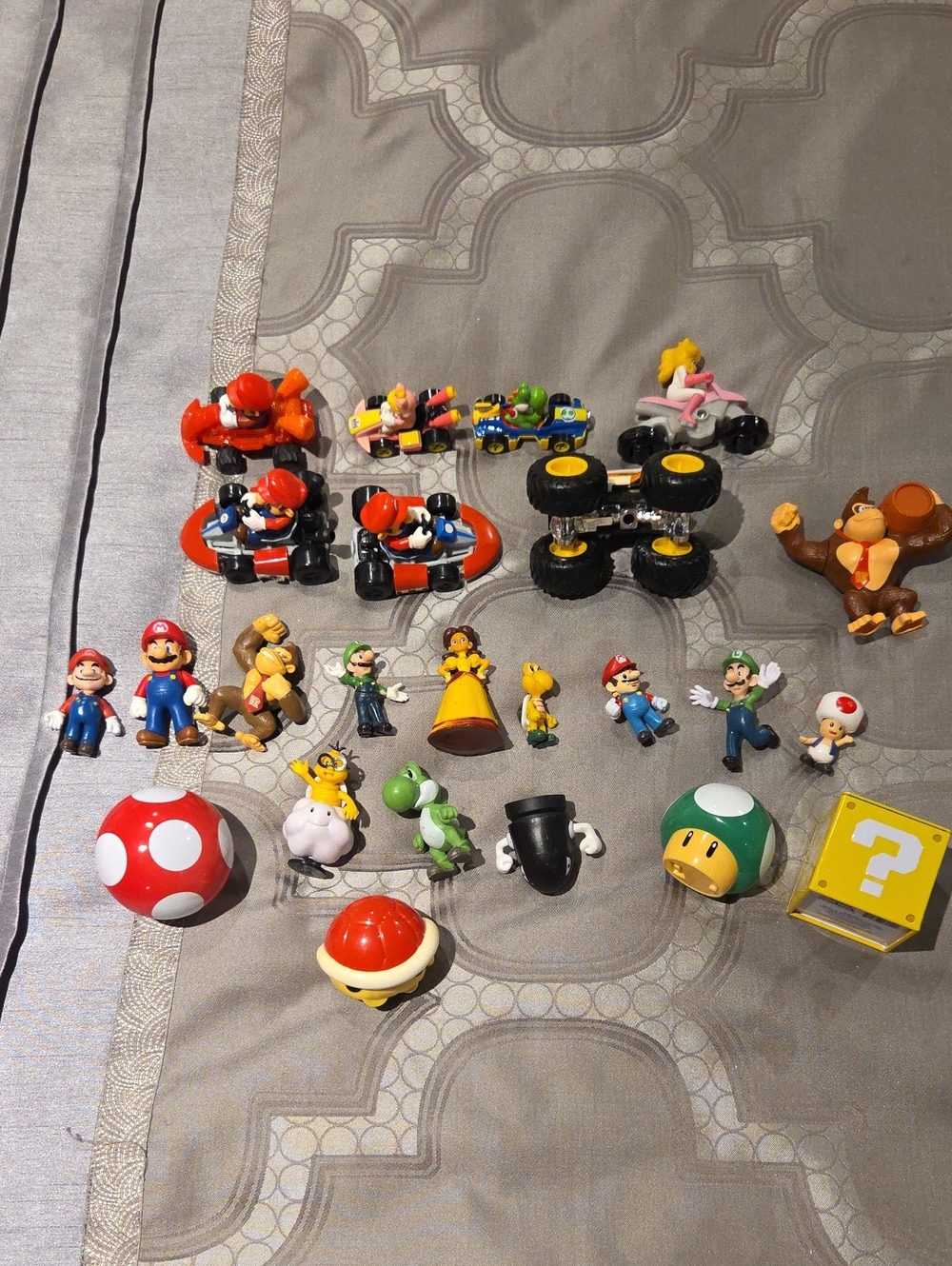 Nintendo Mario Kart Kids Toy Figure Set - Assorted Colors